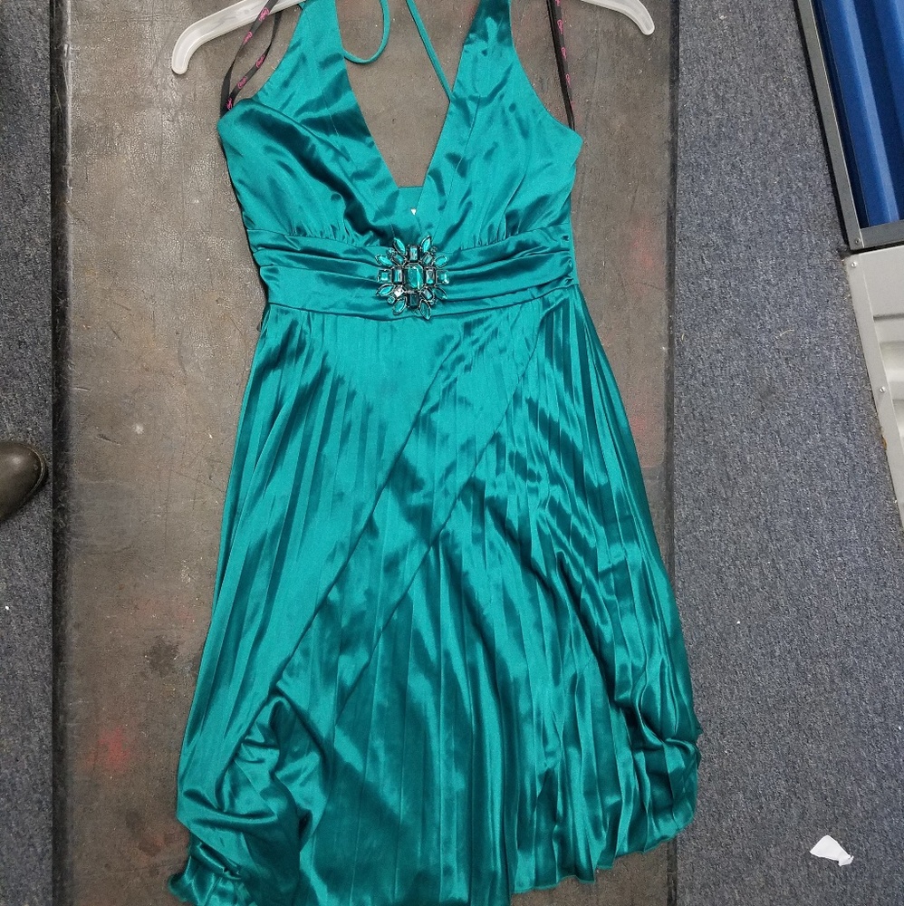 Stunning Emerald Green Cocktail Dress